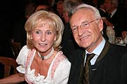 Minsterpräsident a.D. Dr. Edmund Stoiber mit Frau Karin (Foto: Martin Schmitz)